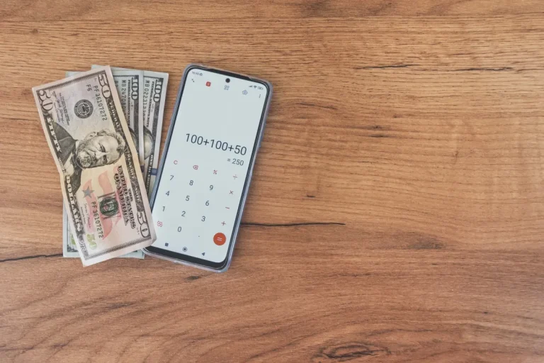 计算开支与美元现金